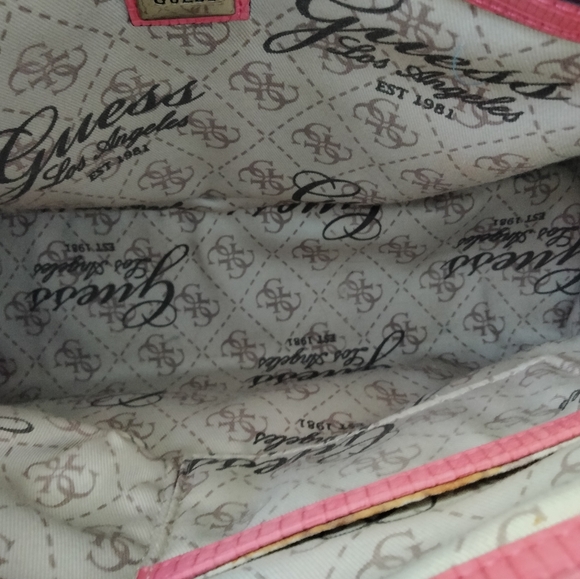 Guess - Picture 14 of 16